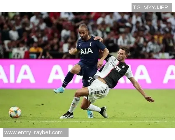 尤文图斯与热刺在球场上的激烈对决与精彩瞬间回顾